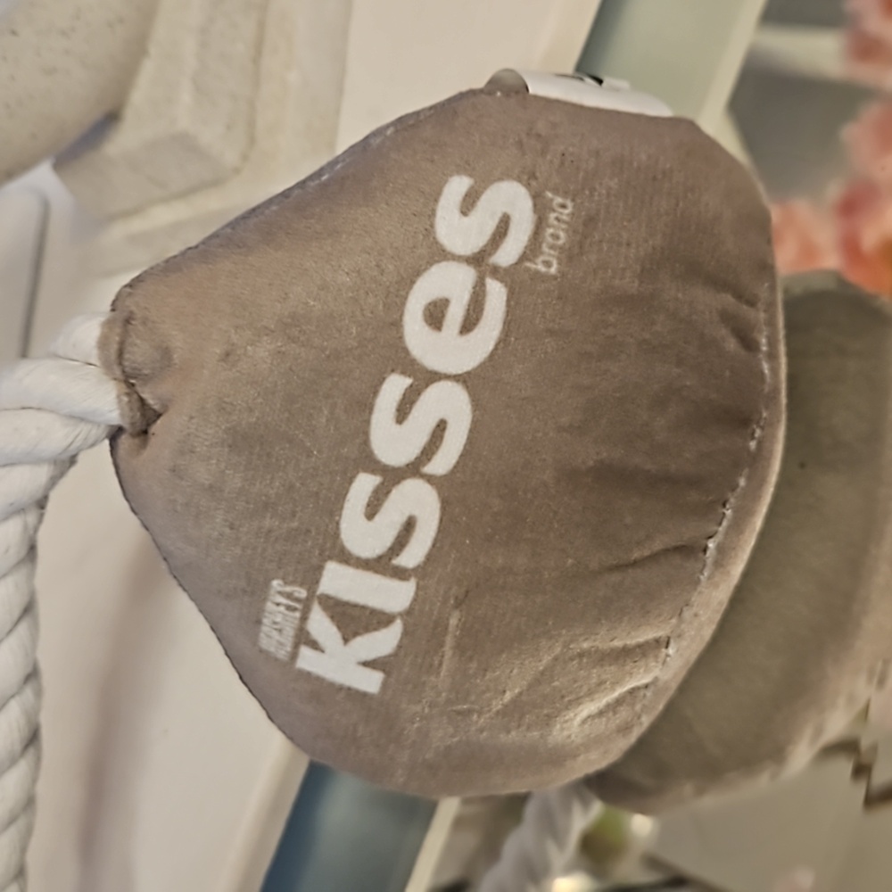 HERSHEYS KISSES PLUSH SQUEAKY DOG TOY